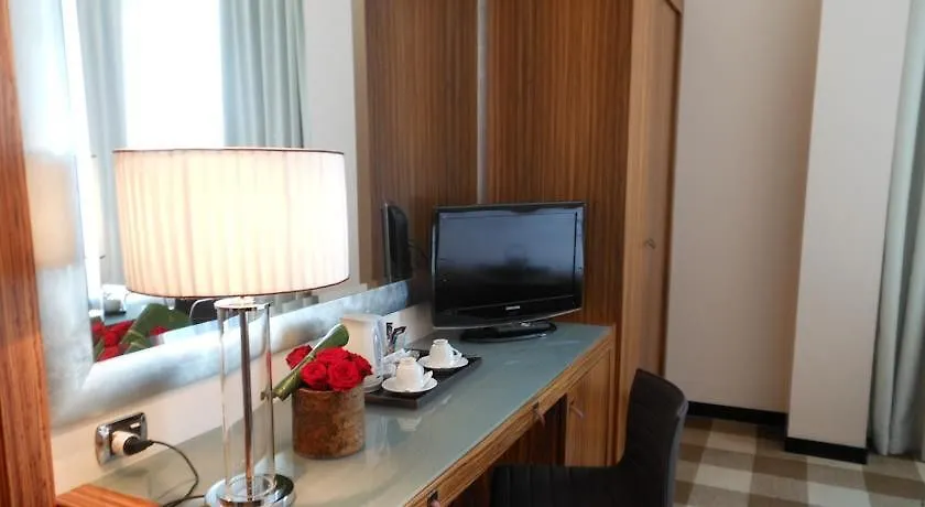 Starhotels Anderson Milan 4*,